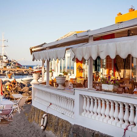Hotel La Sirenella Lacco Ameno  Екстериор снимка