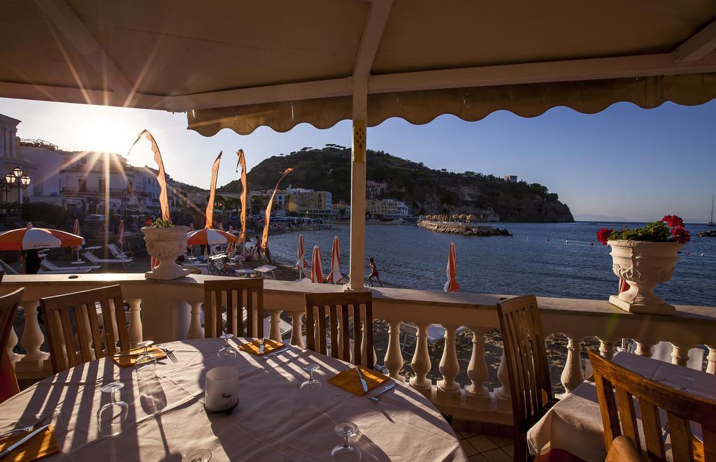 Hotel La Sirenella Lacco Ameno  Екстериор снимка