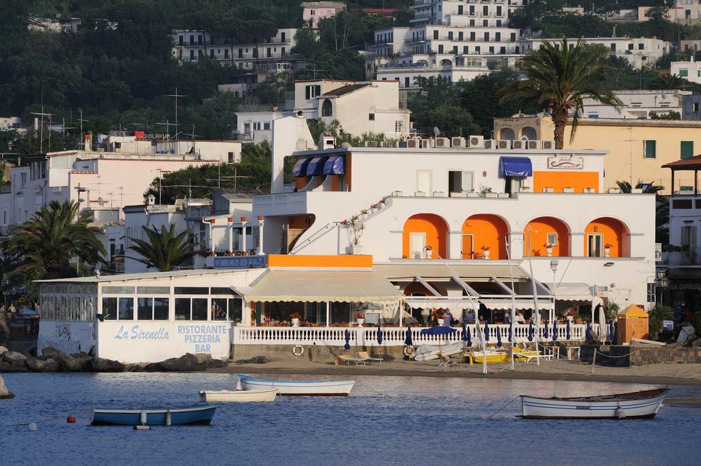 Hotel La Sirenella Lacco Ameno  Екстериор снимка