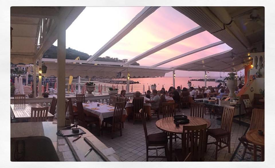 Hotel La Sirenella Lacco Ameno  Екстериор снимка