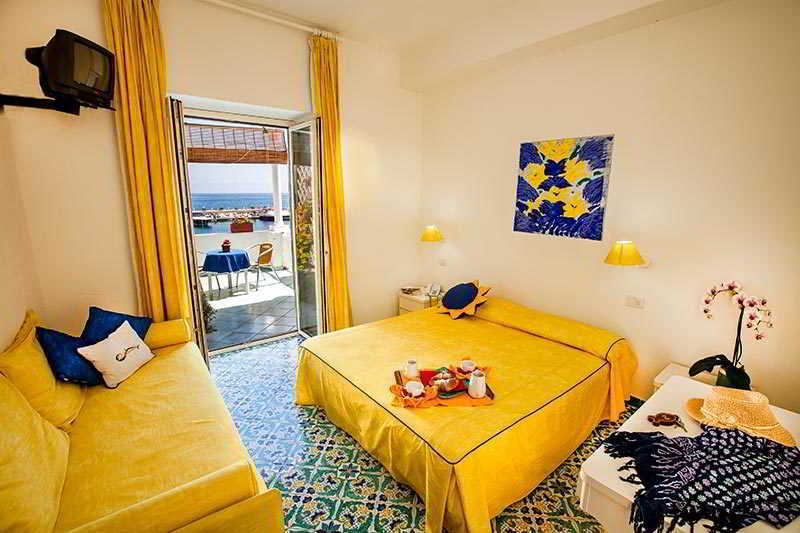 Hotel La Sirenella Lacco Ameno  Екстериор снимка